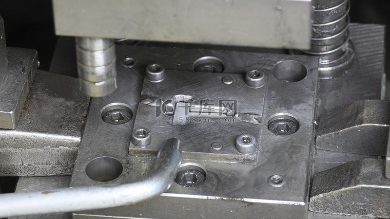 模具材质选择：耐用性的关键因素解析