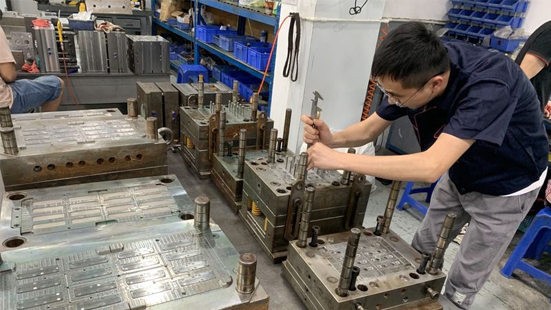 冲压模具设计步骤详解：从原理到实践
