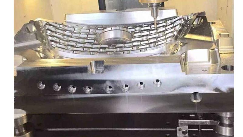 级进模步距计算器：模具制造中的精准利器